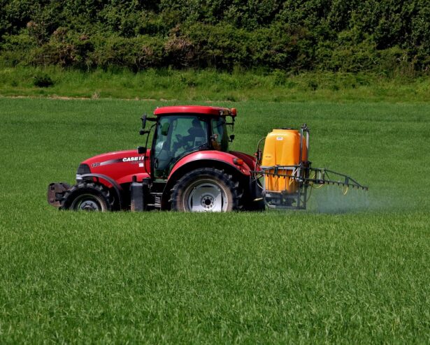 tractor-2169655_1280